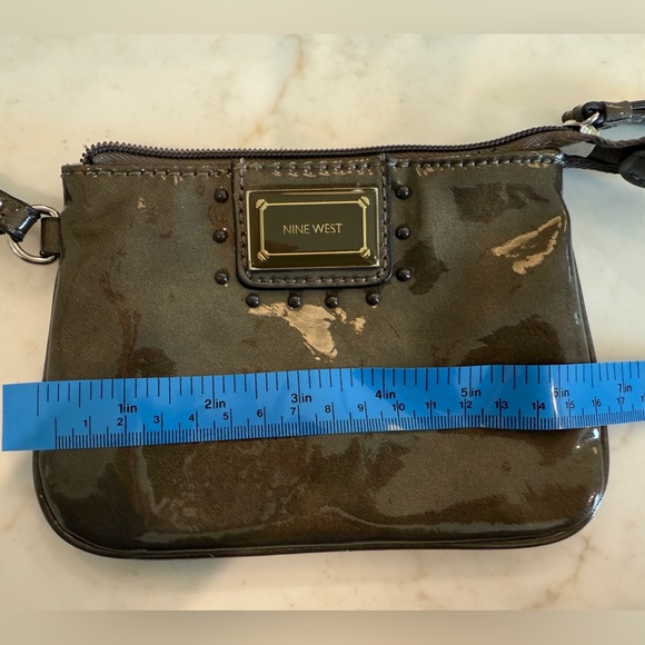 Nine West shiny brown wristlet wallet animal Print lining - Picture 6 of 7